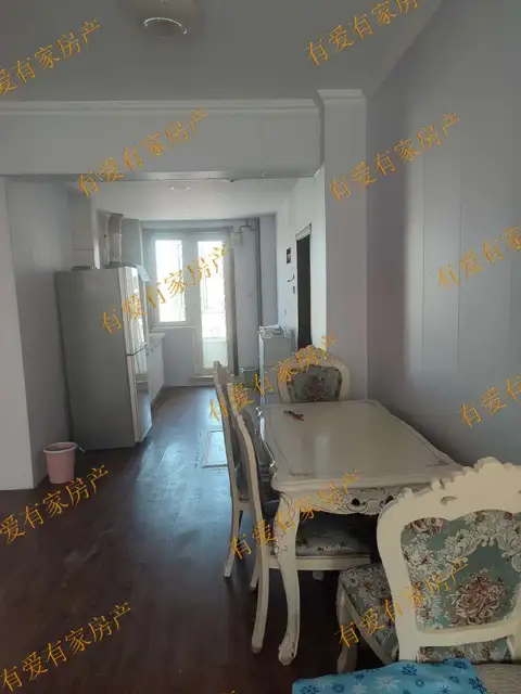 凯立花园，电梯4楼，近班车点，市场，繁华地段，设施齐全