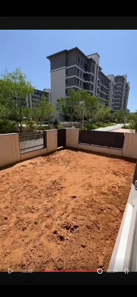 翠岛六期 一楼带小院 精装三室两卫
