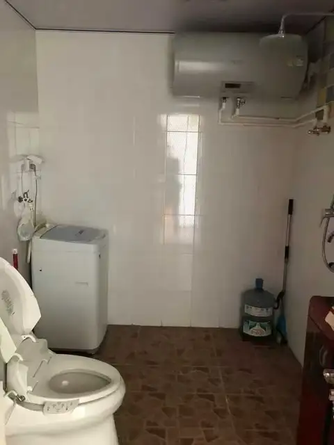 2室1厅1卫 三堂府督花苑