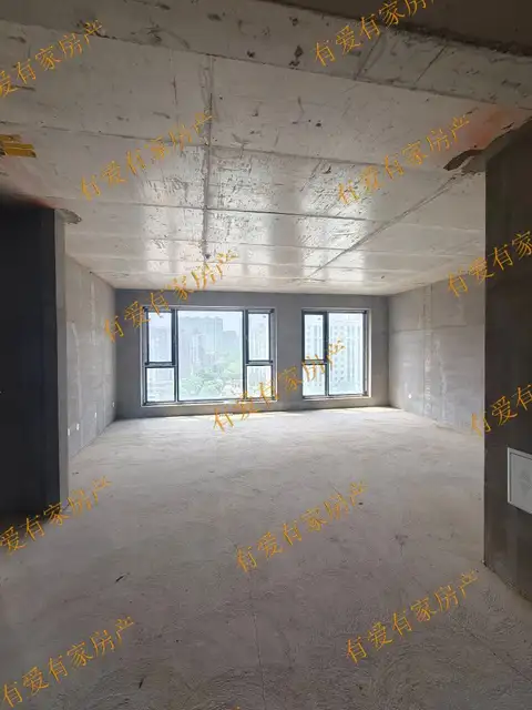 翠岛六期电梯9楼！随时看房