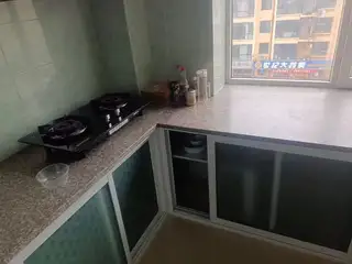 1室1厅1卫 新港小区商业街