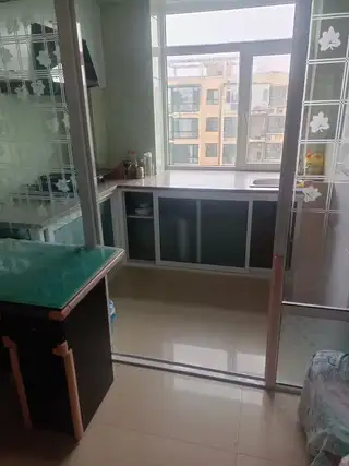 1室1厅1卫 新港小区商业街