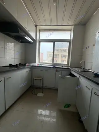 可月付，有空调，班车点，电话联系