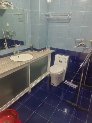 1室1厅1卫 新港小区商业街