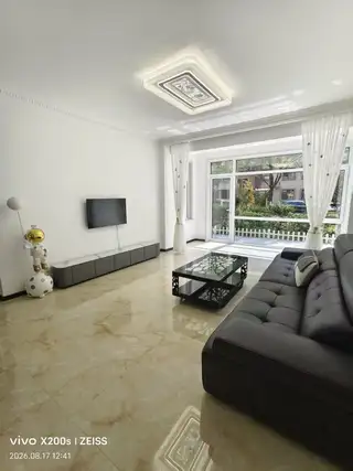 慧海湾一楼带院家装好房