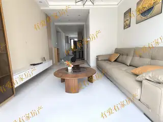 小区：金钧华府 租金：3500.0元/月 建筑面积：88.0㎡ 户型：4室2厅2卫0厨0阳台 朝向：南北 看房热线：19969399798(李洋)