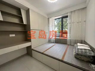 长兴家园 一楼带小院 精装未住