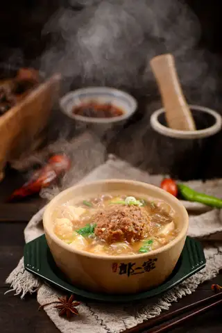 郎一家砂锅坛肉重庆小面