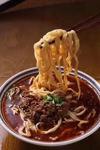 郎一家砂锅坛肉重庆小面