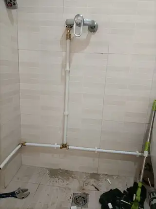 小邓五金水暖维修店157****7177/水电暖维修更换：厨卫洁具， 更换维修出售：各种水龙头，太阳