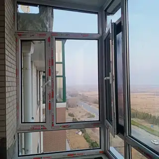 门窗制作维修 封闭阳台 断桥铝 金刚网纱窗 白钢护栏 换透气玻璃 封闭胶条  阳台窗台防水 出售断桥
