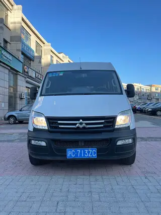 最新到店 上海牌 谁要过谁名字 13款大通V80尊杰版 2.5T柴油 中顶前驱 安全行驶10W多公里