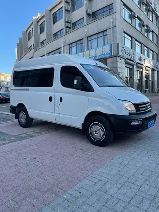 最新到店 上海牌 谁要过谁名字 13款大通V80尊杰版 2.5T柴油 中顶前驱 安全行驶10W多公里
