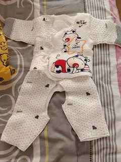 婴儿衣服买了没穿都小了，标签都没拆，有几件是小黄鸭的，有要的吗？全部一百块钱上门自取，挑着买也可以