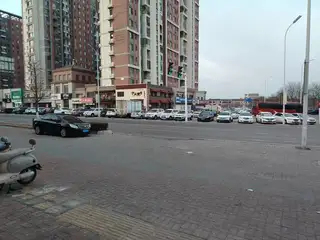 德仁 二手车，长期收售二手车，二手车贷款，代交保险，汽车电瓶搭电等业务 地址：长兴岛三堂街 明珠家园