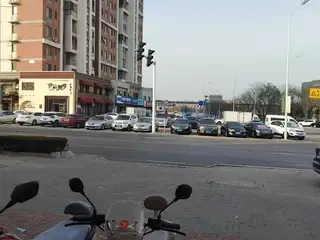德仁 二手车，长期收售二手车，二手车贷款，代交保险，汽车电瓶搭电等业务 地址：长兴岛三堂街 明珠家园