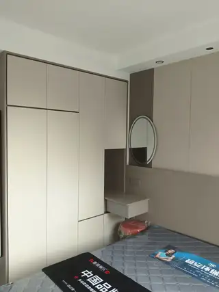 诚接，室内刮大白，店内各种墙砖地砖出售，喷乳胶漆，上门量尺精准报价，旧房翻新，装修改造，力工砸墙上料