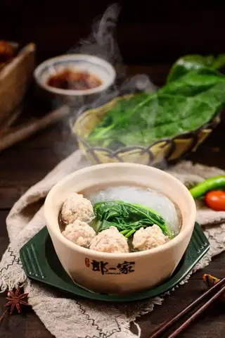 郎一家砂锅坛肉馆重庆小面