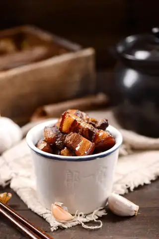 郎一家砂锅坛肉馆重庆小面