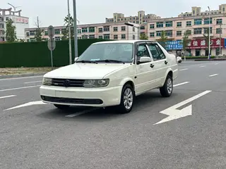新到13年捷达，手动1.6，车况精品，没有锈烂，保险到27年5月，开着嘎嘎好，价格便宜11800元