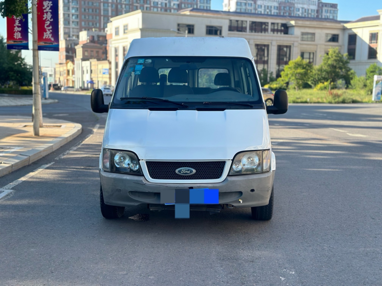 新到14年江铃全顺，柴油2.8t，6座，个人一手车，车况精品，全车一点锈烂都没有，开着嘎嘎好，空调冻