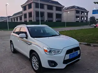 新到16年三菱劲炫，本地两手车，车况好，外表内饰嘎嘎新，实表13万多公里，两件喷漆，发动机变速底盘完