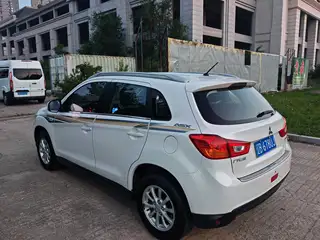 新到16年三菱劲炫，本地两手车，车况好，外表内饰嘎嘎新，实表13万多公里，两件喷漆，发动机变速底盘完