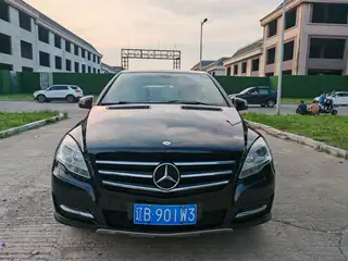 新到11年改款奔驰R300，7坐商务，车况好，外表内饰新，发动机变速底盘完美，开着舒服，配置高，检车