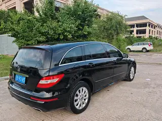 新到11年改款奔驰R300，7坐商务，车况好，外表内饰新，发动机变速底盘完美，开着舒服，配置高，检车