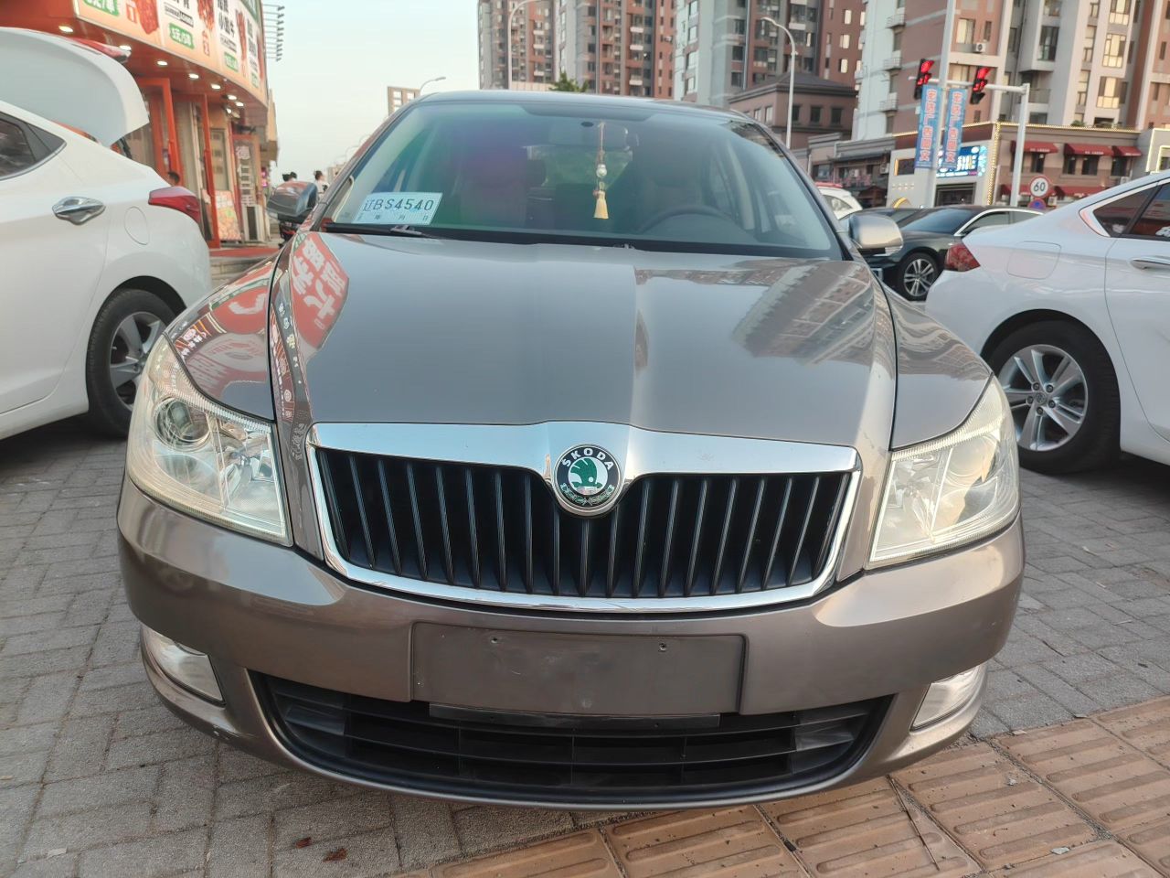 新到11年斯柯达明锐，自动挡1.6排量，非常省油，个人一手车，8万公里，发动机变速底盘超级好，小车开