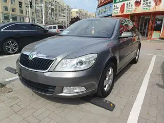 新到11年斯柯达明锐，自动挡1.6排量，非常省油，个人一手车，8万公里，发动机变速底盘超级好，小车开