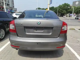 新到11年斯柯达明锐，自动挡1.6排量，非常省油，个人一手车，8万公里，发动机变速底盘超级好，小车开