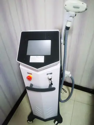 嫩肤脱毛仪360°，9层新，就用几次，价格美丽，有意者联系我，设备自提