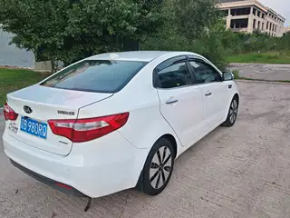 新到13年起亚K2.车况精品，实表12万公里，全车原版，少量划痕喷漆，外表内饰嘎嘎新，发动机变速底盘