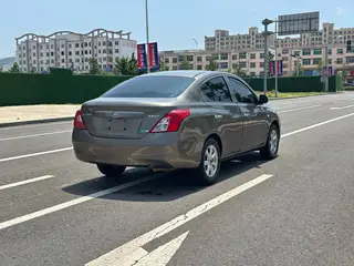 新到11年尼桑阳光，手动档1.5，个人一手车，保实表16万公里，车况精品，两件划痕喷漆，保险到10月
