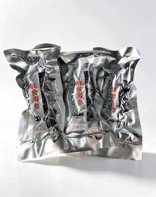 新鲜的海参，即食的食品。