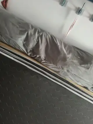 卖床垫子1.8*1.9米，可折叠，比较新，厚10厘米，榻榻米床板，实木的直接铺在地上，把床垫子放上去
