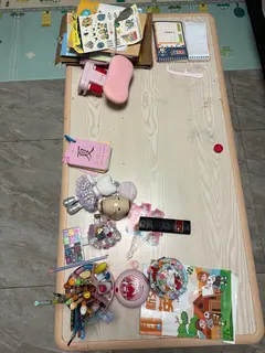 3.7m沙发，1.2✖️0.6可调高度桌子，0.7✖️0.4化妆桌，打包，单件均可，自提，价格面议，