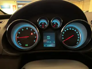 2017年别克君威1.6T，美女一手车，实表7万公里，一年仅行驶7000公里，全程记录，内饰新个不像