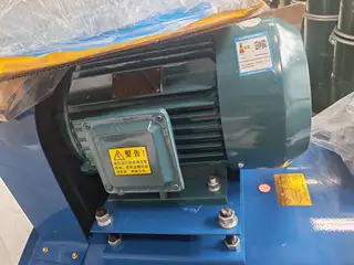 轴流风机，5.5KW，960转，一共四个，全新未用，有能用的上的价格面议。适合厂房等区域，东西在松木