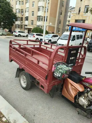 卖福田雷沃150三轮车，一切都好用，价格1500元，有旧车可兑换，有意者联系电话，非诚勿扰