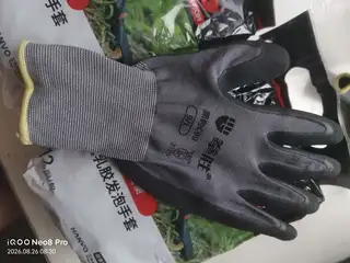 胶皮手套一袋12双 5包 一包25元