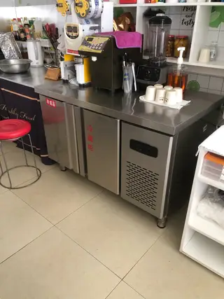 闲置物品 需要联系 雕刻机 曲线锯 打磨机 板材钻孔器 制冰机 糖果机 炸锅 直角工具夹