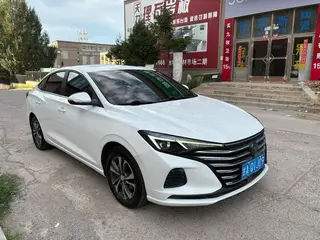 新到21年新款长安逸动PLUS，极品车况，全车只有三处划痕补漆，时表6万公里，手动挡1.6排量开着特