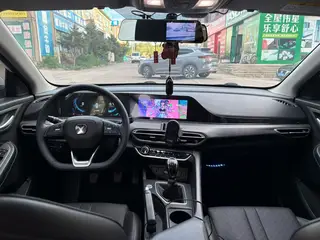 新到21年新款长安逸动PLUS，极品车况，全车只有三处划痕补漆，时表6万公里，手动挡1.6排量开着特