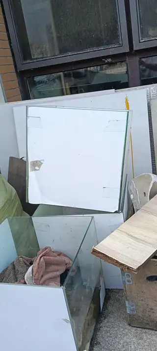 玻璃鱼缸便宜处理5元一个共三个联系电话152****0997
