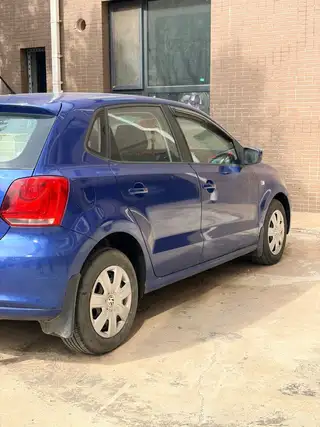 14年大众Polo 手动1.4 两手车 13万5千公里 自己开的 车在三堂