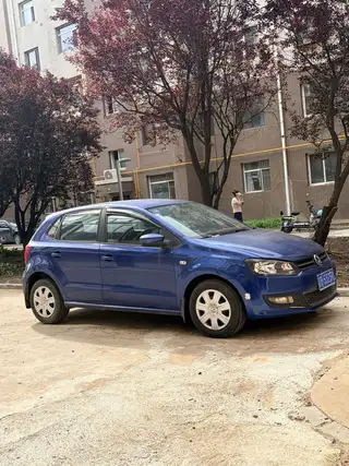 14年大众Polo 手动1.4 两手车 13万5千公里 自己开的 车在三堂