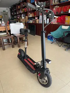 媳妇上下班骑的 电动滑板车，骑了216公里 一直吃灰 黑红配色，带座椅，真空轮胎，抓地力好，骑着稳3