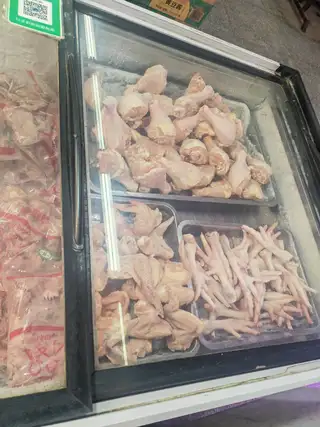 大量批发零售大成鸡货，安井火锅丸子，肉卷，各种油炸食品，水饺！！！